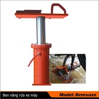 Ben nâng rửa xe máy